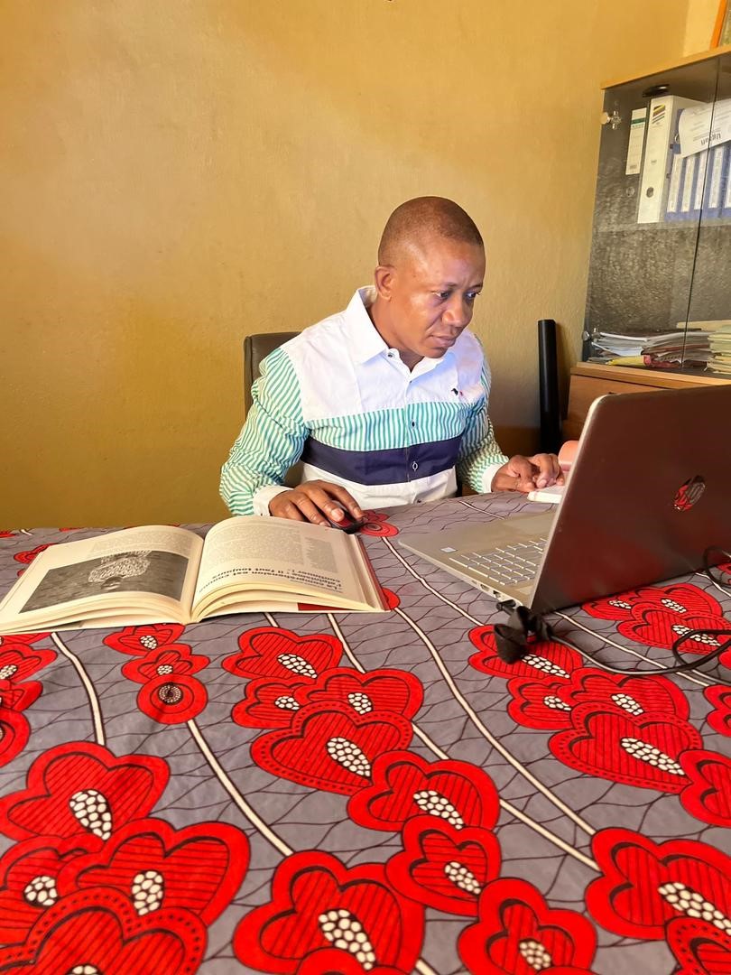 Dr NYONGOLO